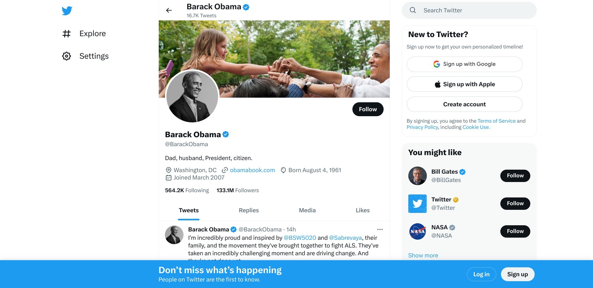 Screenshot of twitter.com/barackobama, displaying Barack Obama’s account with a blue tick